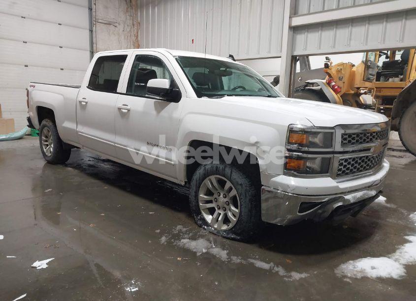 2015 Chevrolet Silverado 1500 1LT (VIN 1GCUKREC7FF199931) main photo