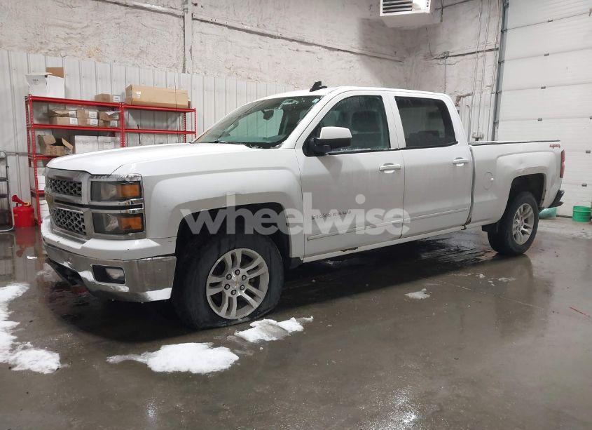 Photo 2 of 2015 Chevrolet Silverado 1500 1LT (VIN 1GCUKREC7FF199931)