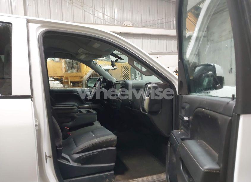 Photo 5 of 2015 Chevrolet Silverado 1500 1LT (VIN 1GCUKREC7FF199931)