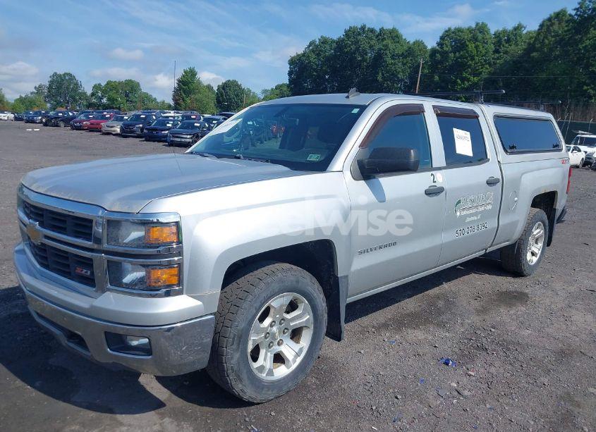 Photo 2 of 2014 Chevrolet Silverado 1500 2LT (VIN 1GCUKREC8EF194719)