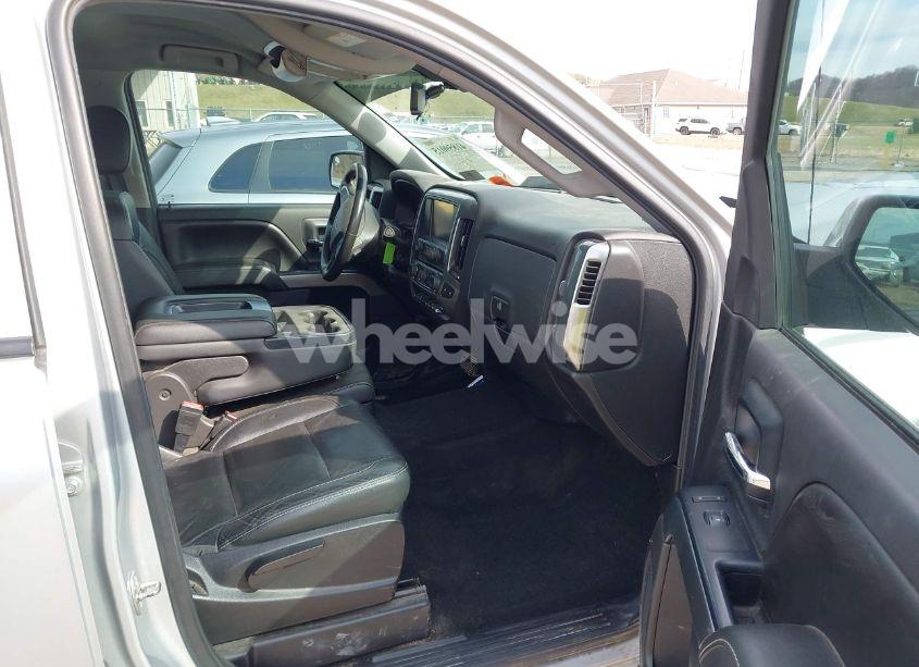 Photo 5 of 2016 Chevrolet Silverado 1500 1LT (VIN 1GCUKREC9GF229979)