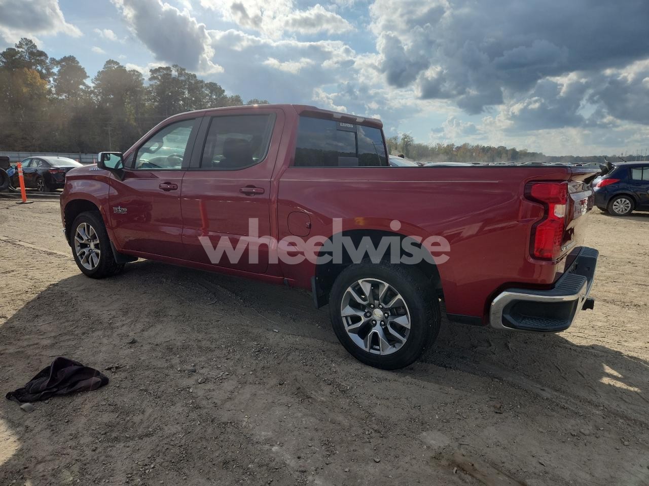 Photo 2 of 2019 CHEVROLET SILVERADO C1500 LT (VIN 1GCUWCED0KZ117623)
