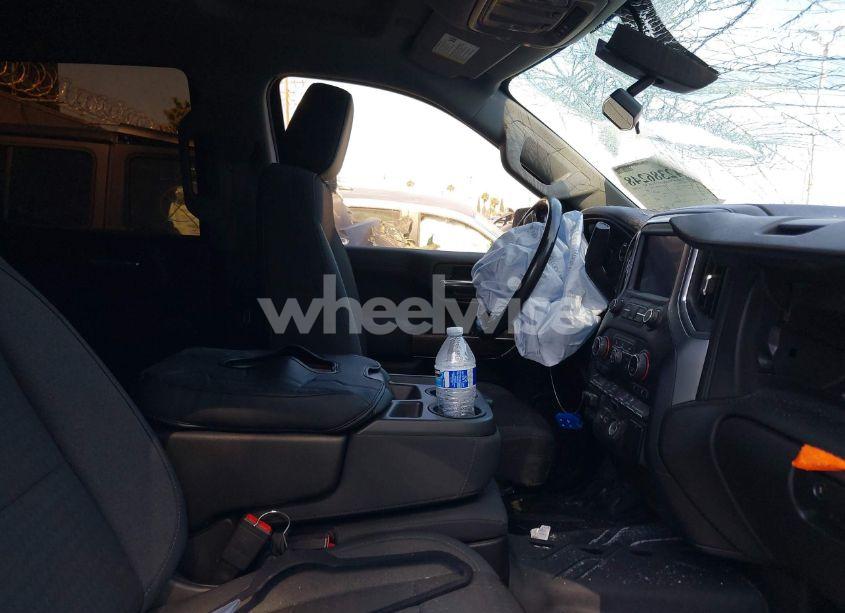 Photo 5 of 2019 Chevrolet Silverado 1500 LT (VIN 1GCUWCED6KZ173369)