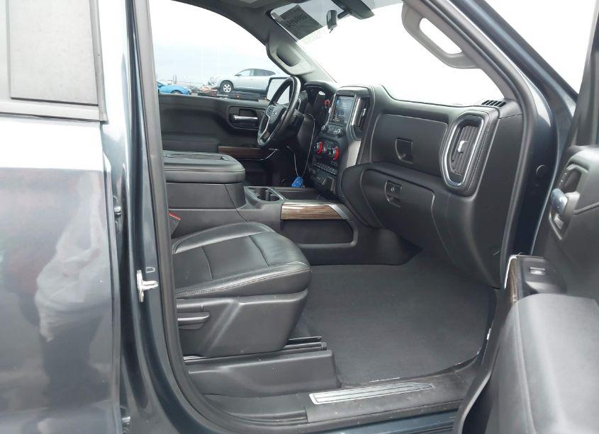 Photo 5 of 2019 Chevrolet Silverado 1500 RST (VIN 1GCUWDED0KZ152734)