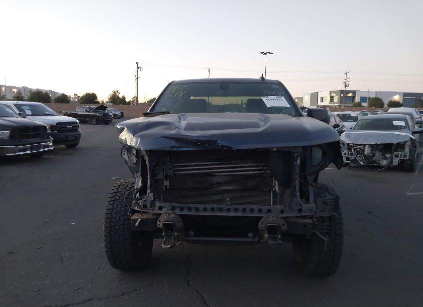 Photo 13 of 2019 Chevrolet Silverado 1500 RST (VIN 1GCUWDED8KZ155607)