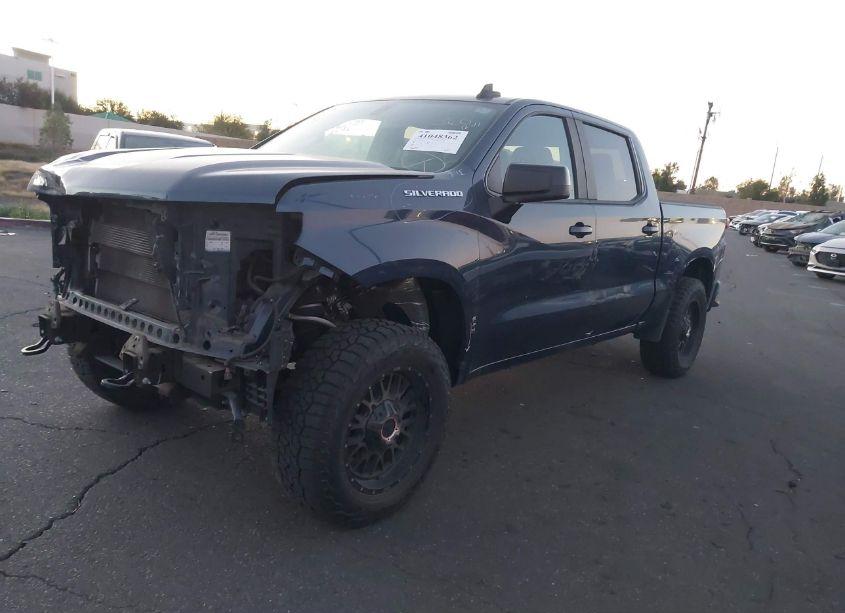 Photo 2 of 2019 Chevrolet Silverado 1500 RST (VIN 1GCUWDED8KZ155607)