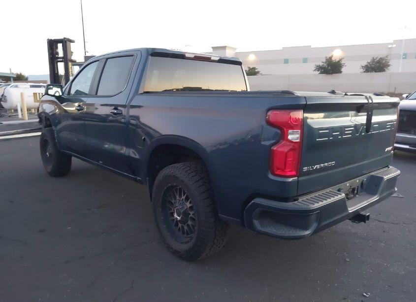 Photo 3 of 2019 Chevrolet Silverado 1500 RST (VIN 1GCUWDED8KZ155607)