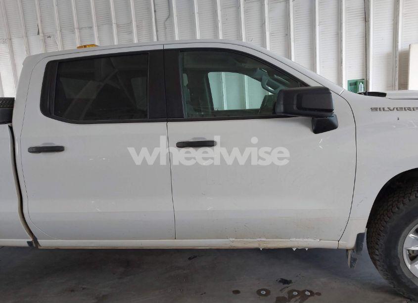 Photo 13 of 2019 Chevrolet Silverado 1500 WORK TRUCK (VIN 1GCUYAEF3KZ174365)