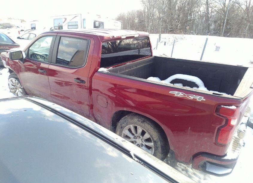 Photo 3 of 2020 Chevrolet Silverado 1500 4WD SHORT BED CUSTOM/4WD STANDARD BED CUSTOM (VIN 1GCUYBEF6LZ104897)