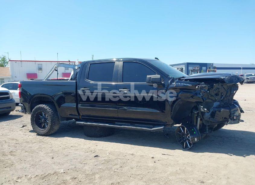 Photo 13 of 2021 Chevrolet Silverado 1500 4WD SHORT BED CUSTOM/4WD STANDARD BED CUSTOM (VIN 1GCUYBEF6MZ349748)