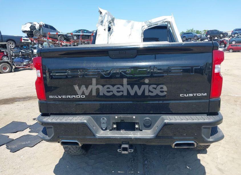 Photo 16 of 2021 Chevrolet Silverado 1500 4WD SHORT BED CUSTOM/4WD STANDARD BED CUSTOM (VIN 1GCUYBEF6MZ349748)