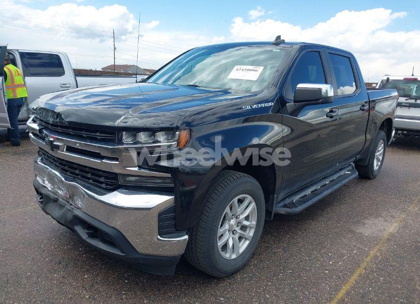 Photo 2 of 2019 Chevrolet Silverado 1500 LT (VIN 1GCUYDED0KZ106606)