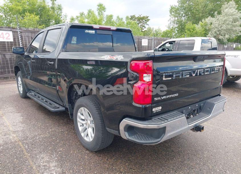 Photo 3 of 2019 Chevrolet Silverado 1500 LT (VIN 1GCUYDED0KZ106606)