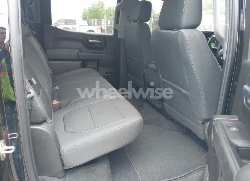 Photo 8 of 2019 Chevrolet Silverado 1500 LT (VIN 1GCUYDED0KZ106606)