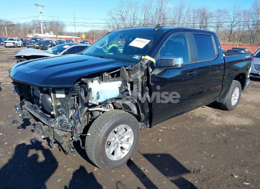 Photo 2 of 2019 Chevrolet Silverado 1500 LT (VIN 1GCUYDED0KZ124846)