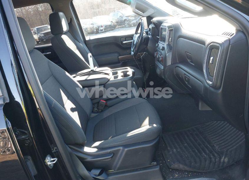 Photo 5 of 2019 Chevrolet Silverado 1500 LT (VIN 1GCUYDED0KZ124846)