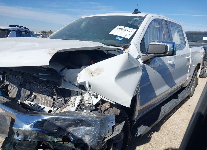 Photo 2 of 2020 Chevrolet Silverado 1500 4WD SHORT BED LT (VIN 1GCUYDED0LZ102721)