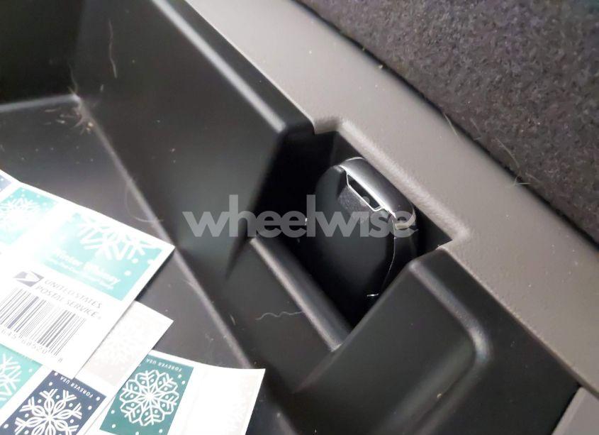 Photo 11 of 2021 Chevrolet Silverado 1500 4WD STANDARD BED LT (VIN 1GCUYDED0MZ230734)