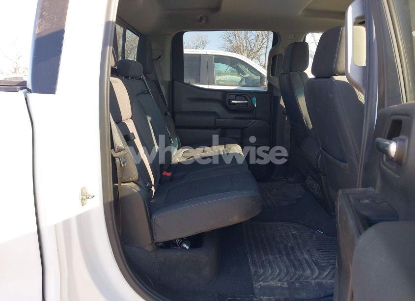 Photo 8 of 2019 Chevrolet Silverado 1500 LT (VIN 1GCUYDED1KZ139906)