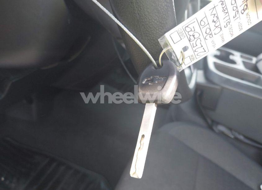 Photo 11 of 2019 Chevrolet Silverado 1500 LT (VIN 1GCUYDED1KZ225829)