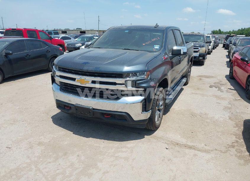 Photo 2 of 2020 Chevrolet Silverado 1500 4WD SHORT BED LT (VIN 1GCUYDED1LZ239795)