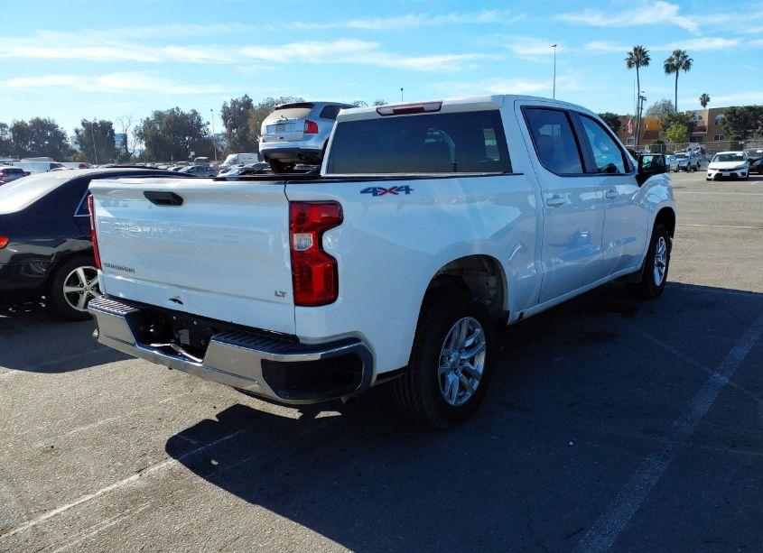 Photo 4 of 2020 Chevrolet Silverado 1500 4WD SHORT BED LT (VIN 1GCUYDED2LZ136675)