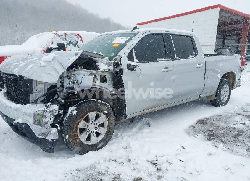 Photo 2 of 2020 Chevrolet Silverado 1500 4WD SHORT BED LT/4WD STANDARD BED LT (VIN 1GCUYDED2LZ196696)