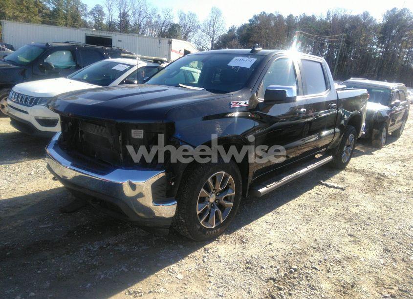 Photo 2 of 2021 Chevrolet Silverado 1500 4WD SHORT BED LT (VIN 1GCUYDED2MZ177471)