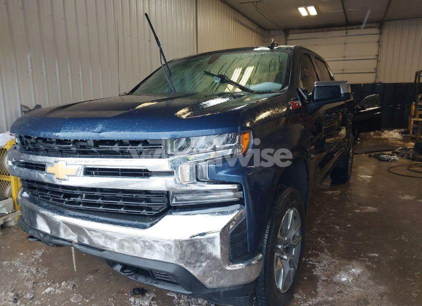 Photo 2 of 2021 Chevrolet Silverado 1500 (VIN 1GCUYDED2MZ391697)