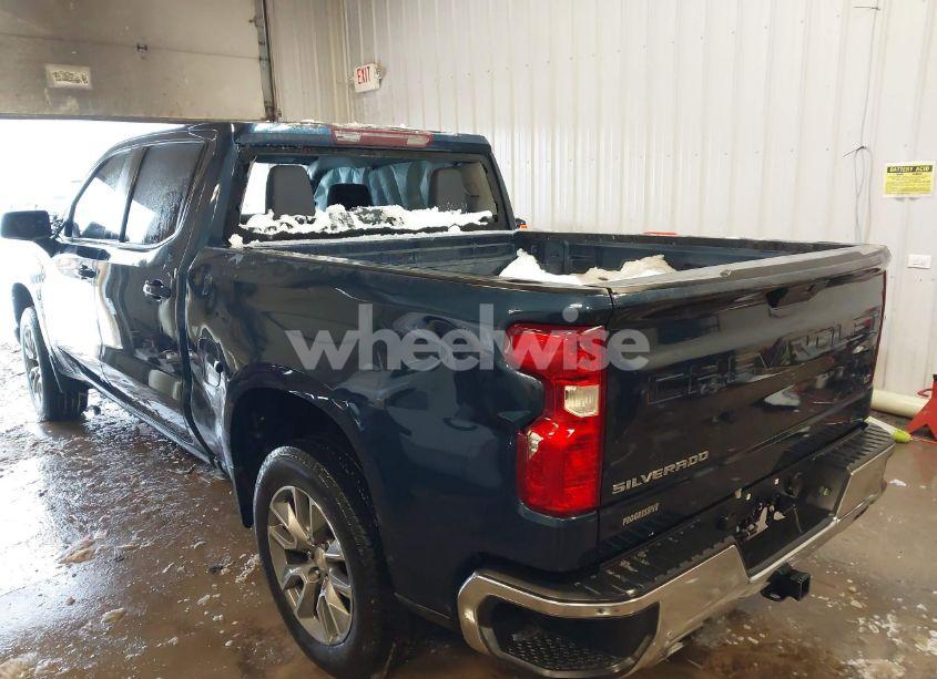 Photo 3 of 2021 Chevrolet Silverado 1500 (VIN 1GCUYDED2MZ391697)