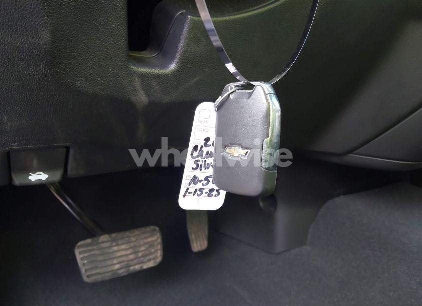 Photo 11 of 2020 Chevrolet Silverado 1500 4WD STANDARD BED LT (VIN 1GCUYDED3LZ180975)