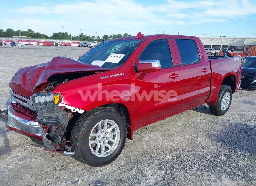 Photo 2 of 2021 Chevrolet Silverado 1500 4WD SHORT BED LT (VIN 1GCUYDED3MZ418602)