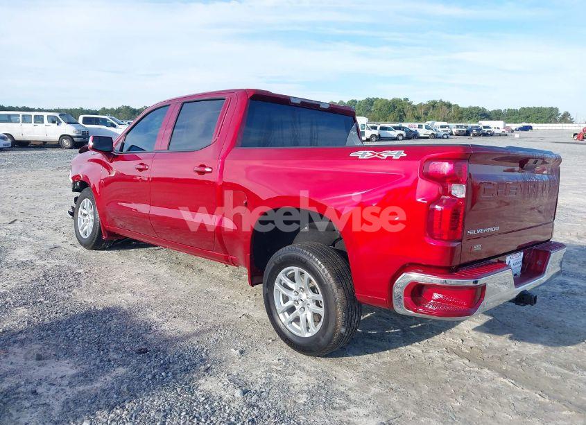 Photo 3 of 2021 Chevrolet Silverado 1500 4WD SHORT BED LT (VIN 1GCUYDED3MZ418602)