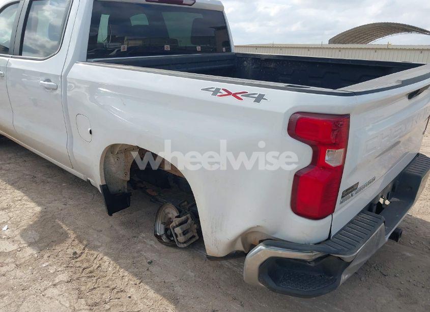 Photo 6 of 2019 Chevrolet Silverado 1500 LT (VIN 1GCUYDED4KZ153377)