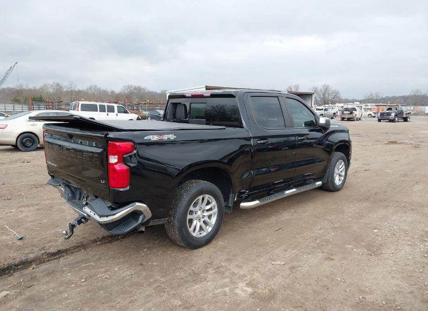Photo 4 of 2019 Chevrolet Silverado 1500 LT (VIN 1GCUYDED4KZ215621)