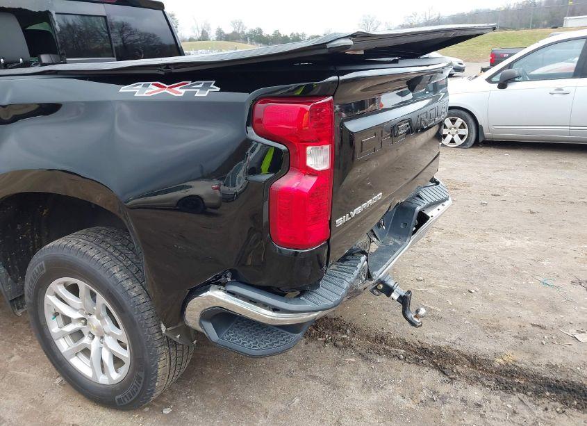 Photo 6 of 2019 Chevrolet Silverado 1500 LT (VIN 1GCUYDED4KZ215621)