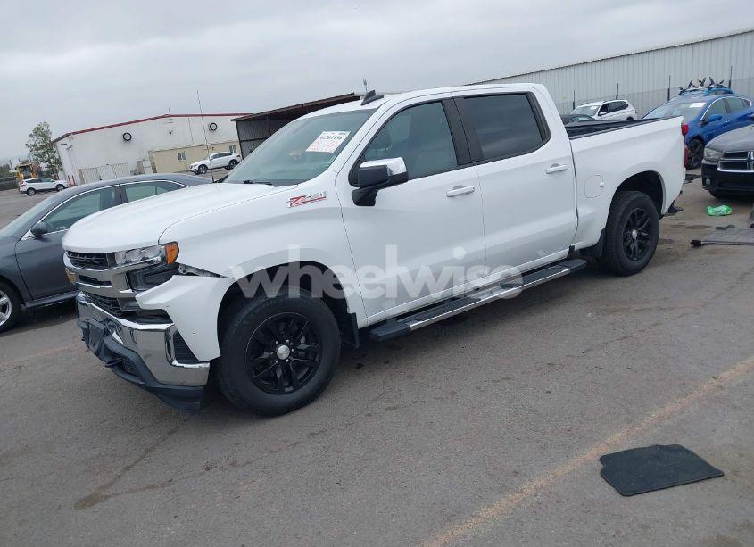Photo 2 of 2019 Chevrolet Silverado 1500 LT (VIN 1GCUYDED4KZ226778)