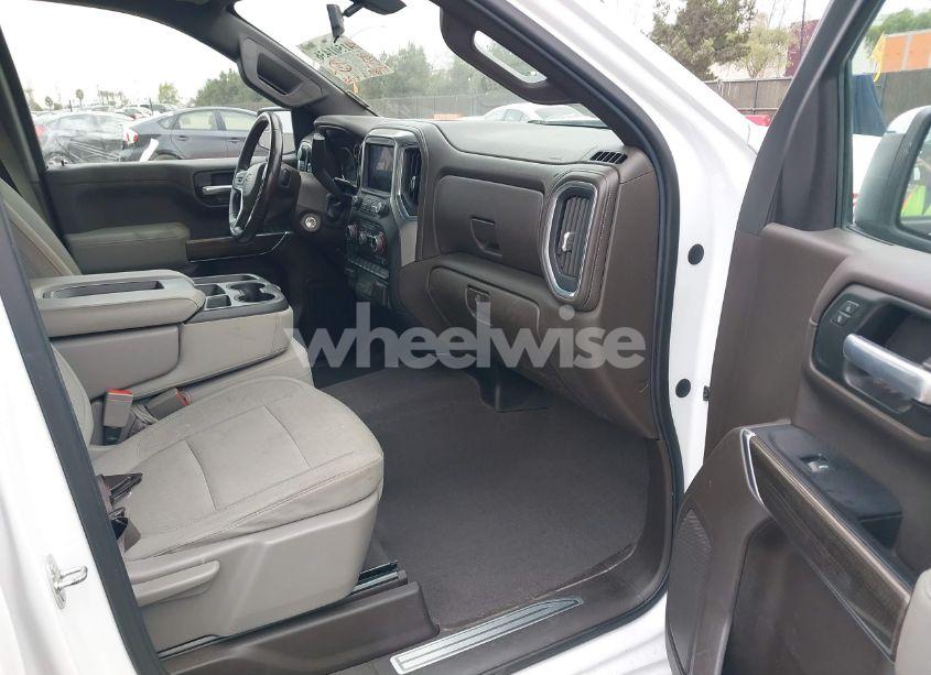 Photo 5 of 2019 Chevrolet Silverado 1500 LT (VIN 1GCUYDED4KZ226778)