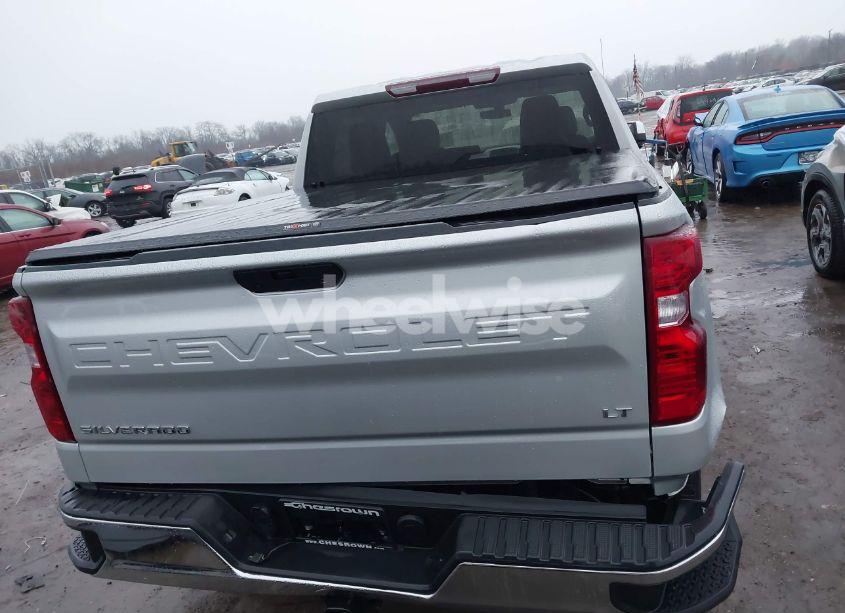 Photo 16 of 2021 Chevrolet Silverado 1500 4WD SHORT BED LT (VIN 1GCUYDED4MZ133651)