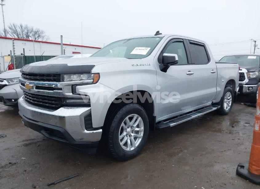 Photo 2 of 2021 Chevrolet Silverado 1500 4WD SHORT BED LT (VIN 1GCUYDED4MZ133651)