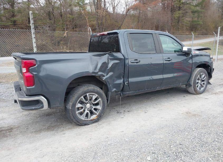 Photo 4 of 2021 Chevrolet Silverado 1500 4WD SHORT BED LT (VIN 1GCUYDED5MZ380452)