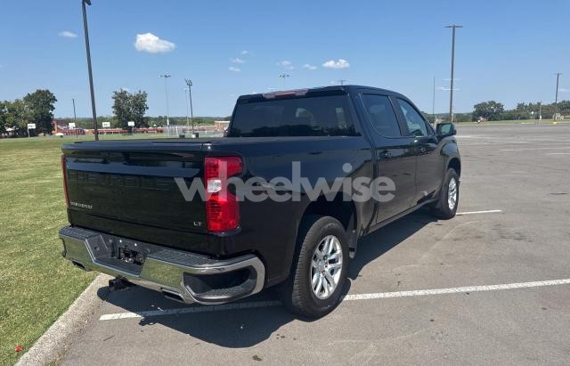 Photo 2 of 2019 CHEVROLET SILVERADO K1500 LT (VIN 1GCUYDED6KZ146141)