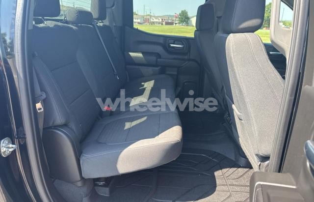 Photo 3 of 2019 CHEVROLET SILVERADO K1500 LT (VIN 1GCUYDED6KZ146141)