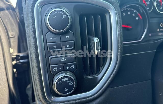 Photo 4 of 2019 CHEVROLET SILVERADO K1500 LT (VIN 1GCUYDED6KZ146141)
