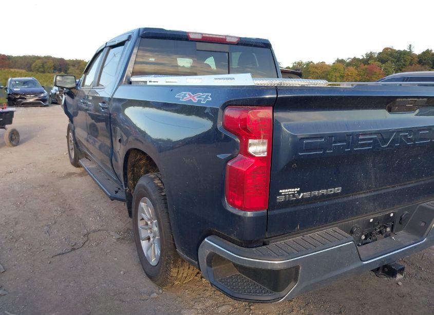 Photo 3 of 2020 Chevrolet Silverado 1500 4WD SHORT BED LT (VIN 1GCUYDED6LZ298776)