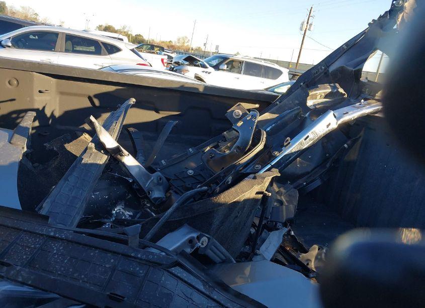 Photo 12 of 2019 Chevrolet Silverado 1500 LT (VIN 1GCUYDED8KZ135416)