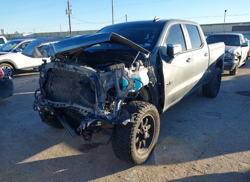 Photo 2 of 2019 Chevrolet Silverado 1500 LT (VIN 1GCUYDED8KZ135416)
