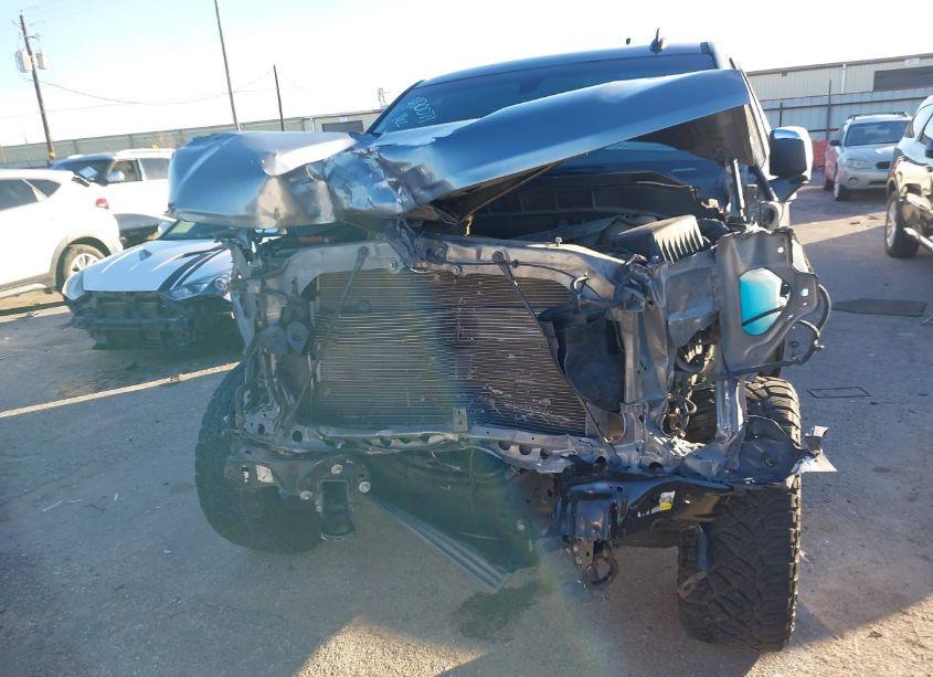 Photo 6 of 2019 Chevrolet Silverado 1500 LT (VIN 1GCUYDED8KZ135416)