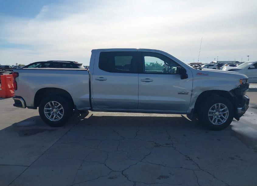 Photo 13 of 2019 Chevrolet Silverado 1500 LT (VIN 1GCUYDED8KZ136064)