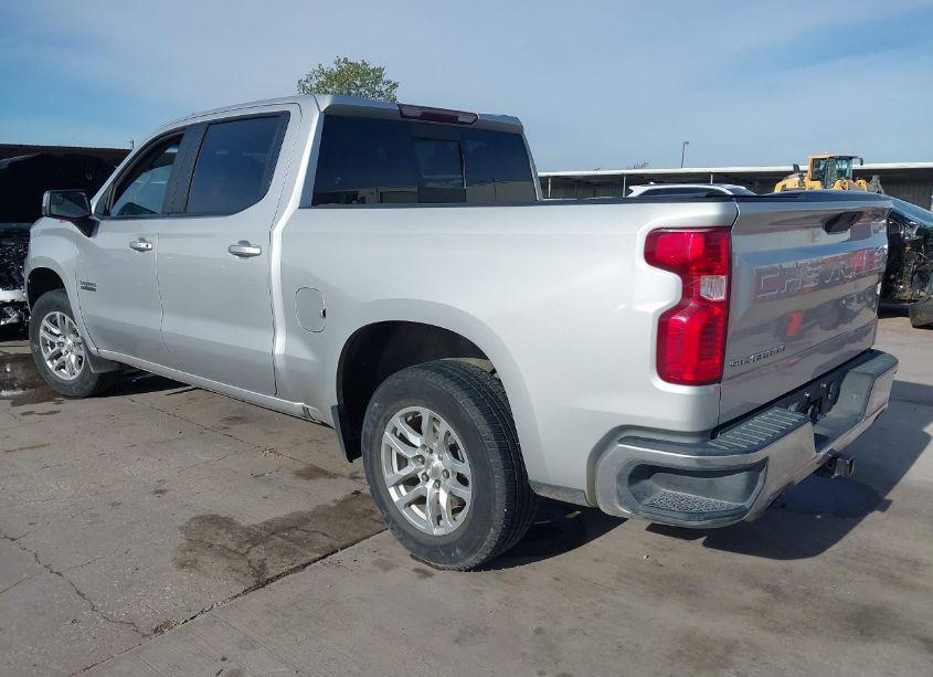 Photo 3 of 2019 Chevrolet Silverado 1500 LT (VIN 1GCUYDED8KZ136064)